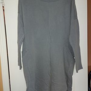 Sweatshirt dress with side pockets